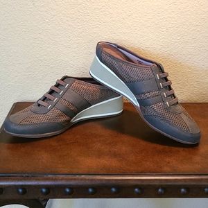 DKNY Remedy Army green mules NWOT